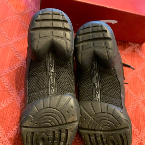 COPY - Capezio Fierce Dance Sneaker - Picture 3 of 4